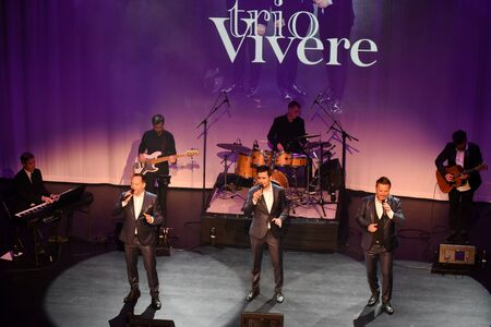 Trio Vivere 13